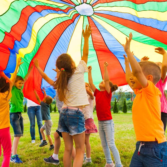 AIRE DE JEUX POUR LES ENFANTS